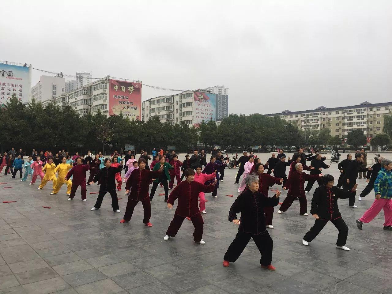 体育新闻女主播，她们如何塑造体育传播的未来